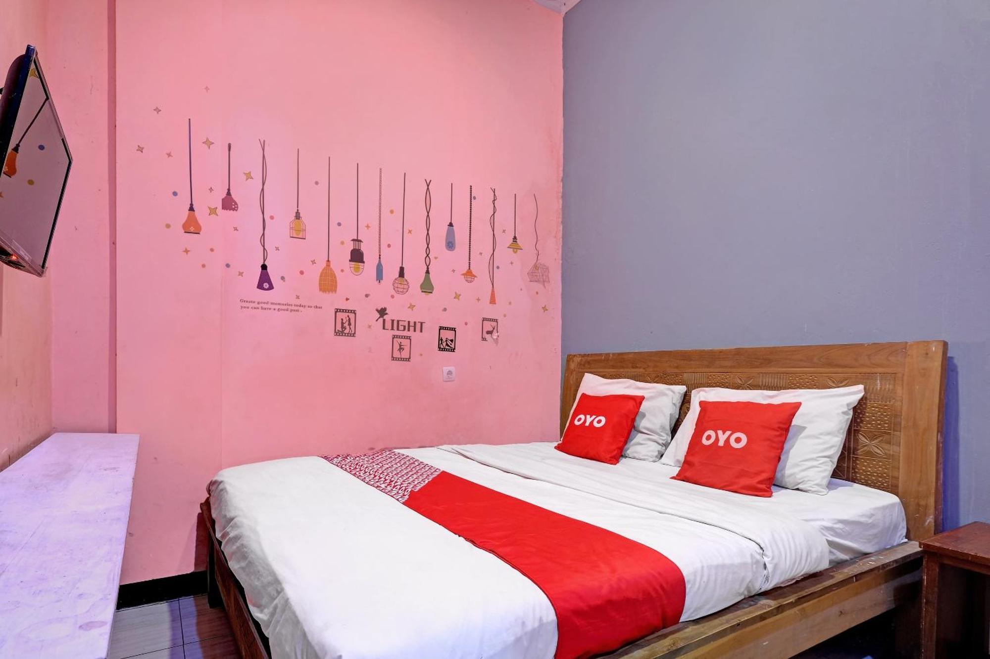 Oyo Life 92877 Hotel Rainbow 7296 Semarang Kültér fotó