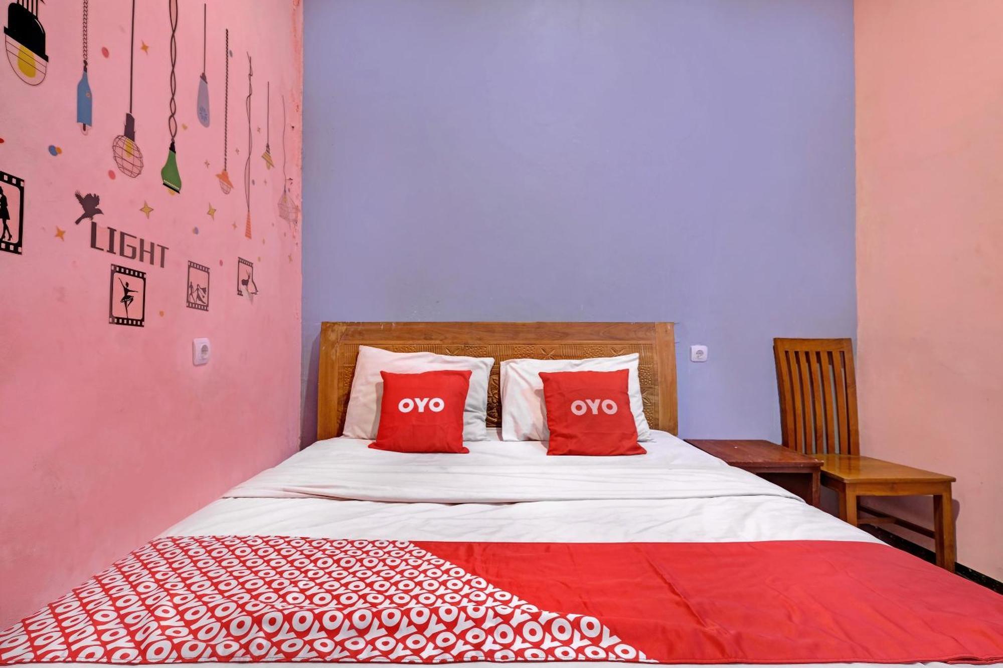 Oyo Life 92877 Hotel Rainbow 7296 Semarang Kültér fotó