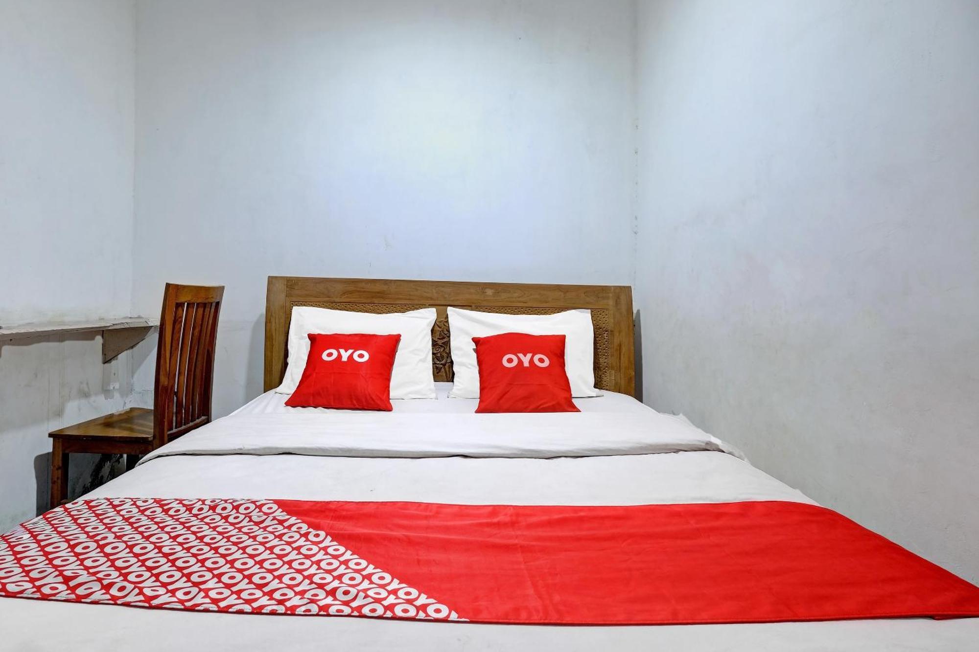 Oyo Life 92877 Hotel Rainbow 7296 Semarang Kültér fotó
