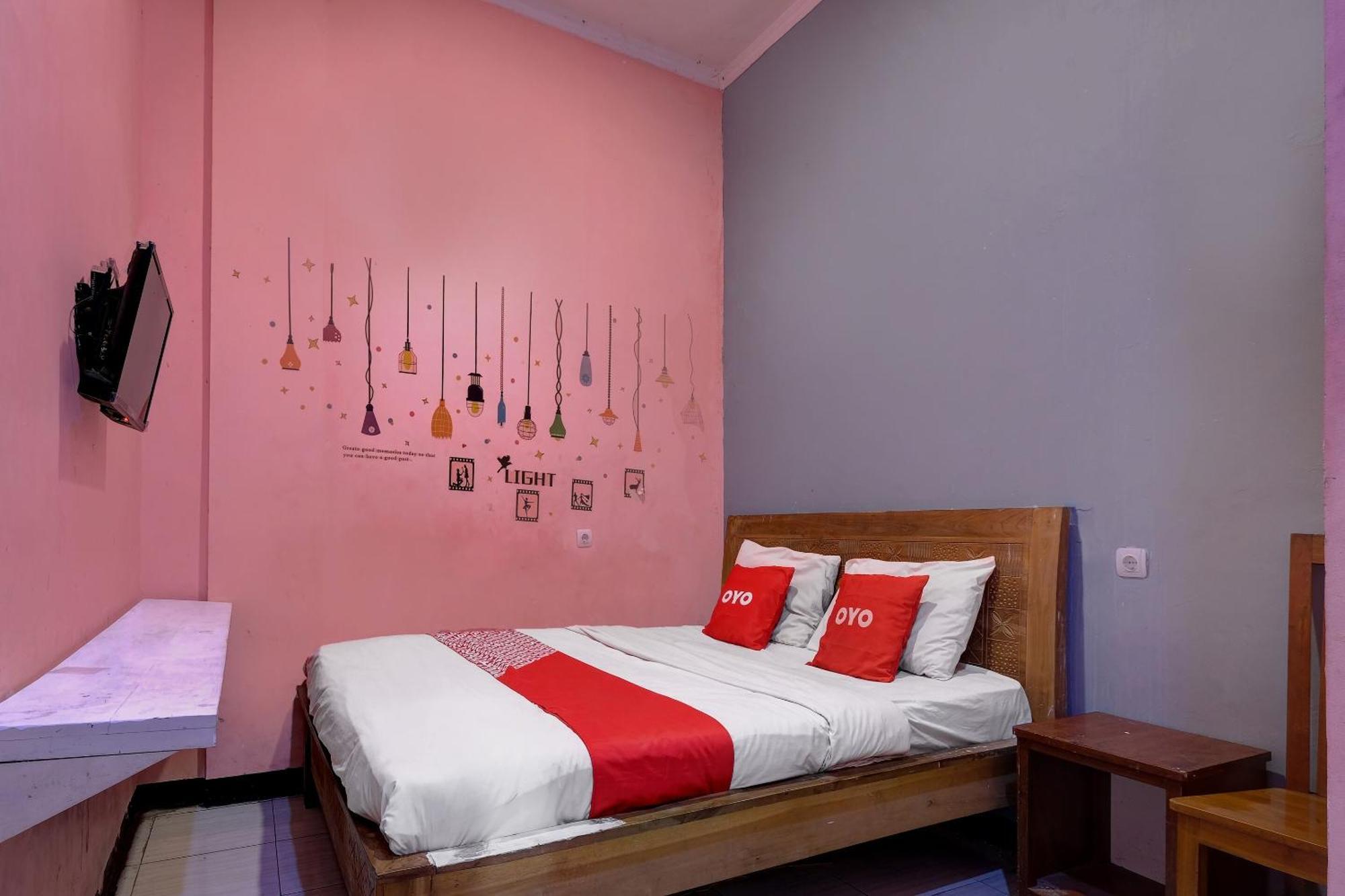 Oyo Life 92877 Hotel Rainbow 7296 Semarang Kültér fotó