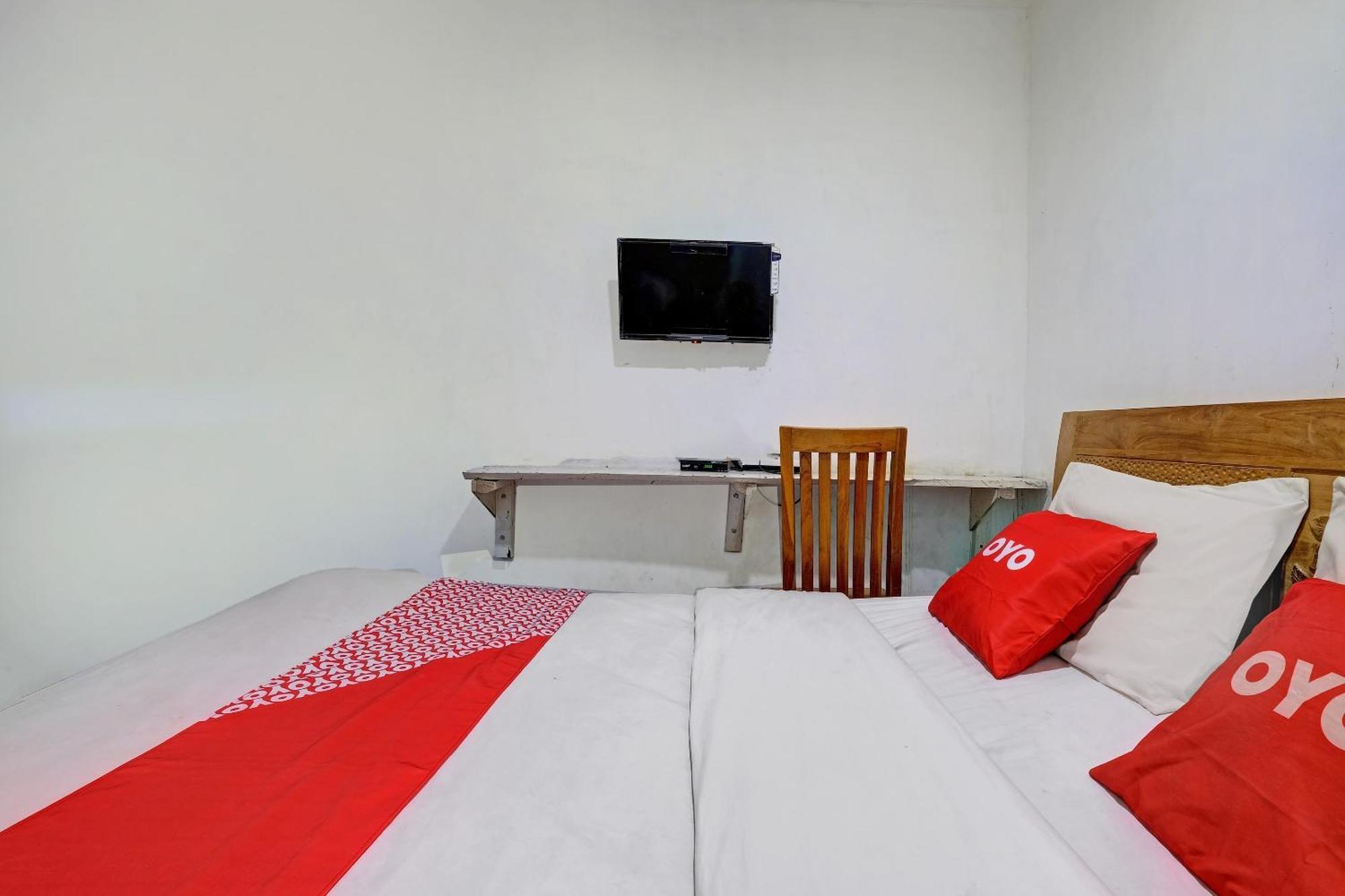 Oyo Life 92877 Hotel Rainbow 7296 Semarang Kültér fotó